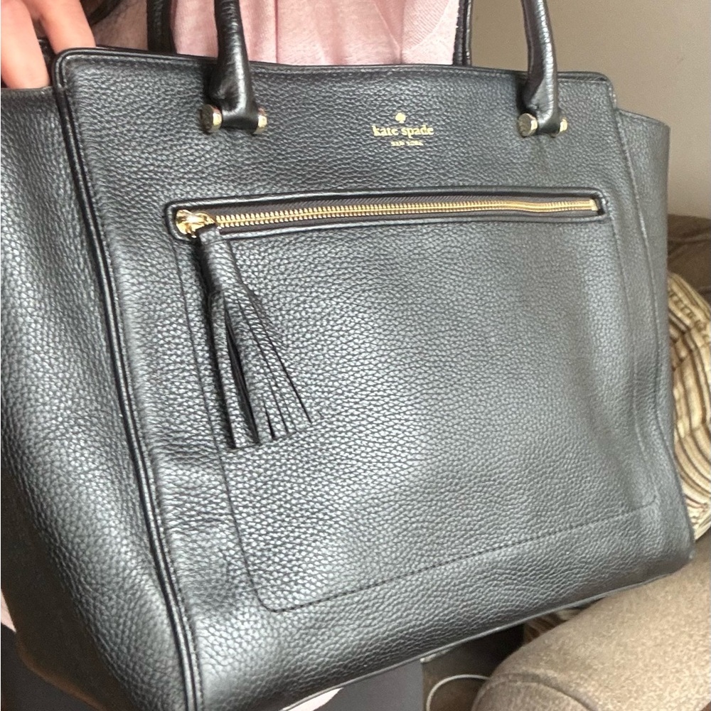 Authentic Kate Spade pebbled leather zip top large Tote with tassels - Picture 2 of 15